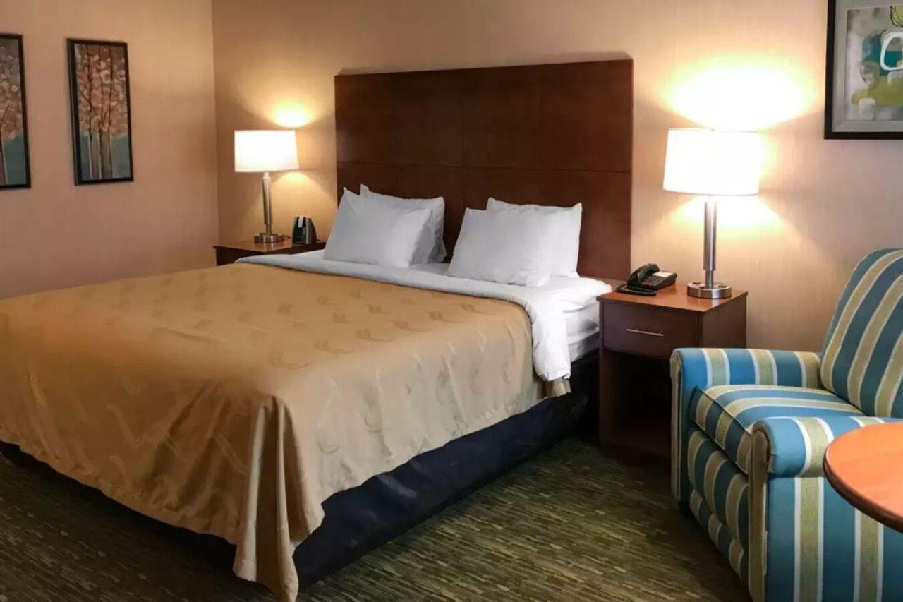 Quality Inn Bedford Eksteriør bilde