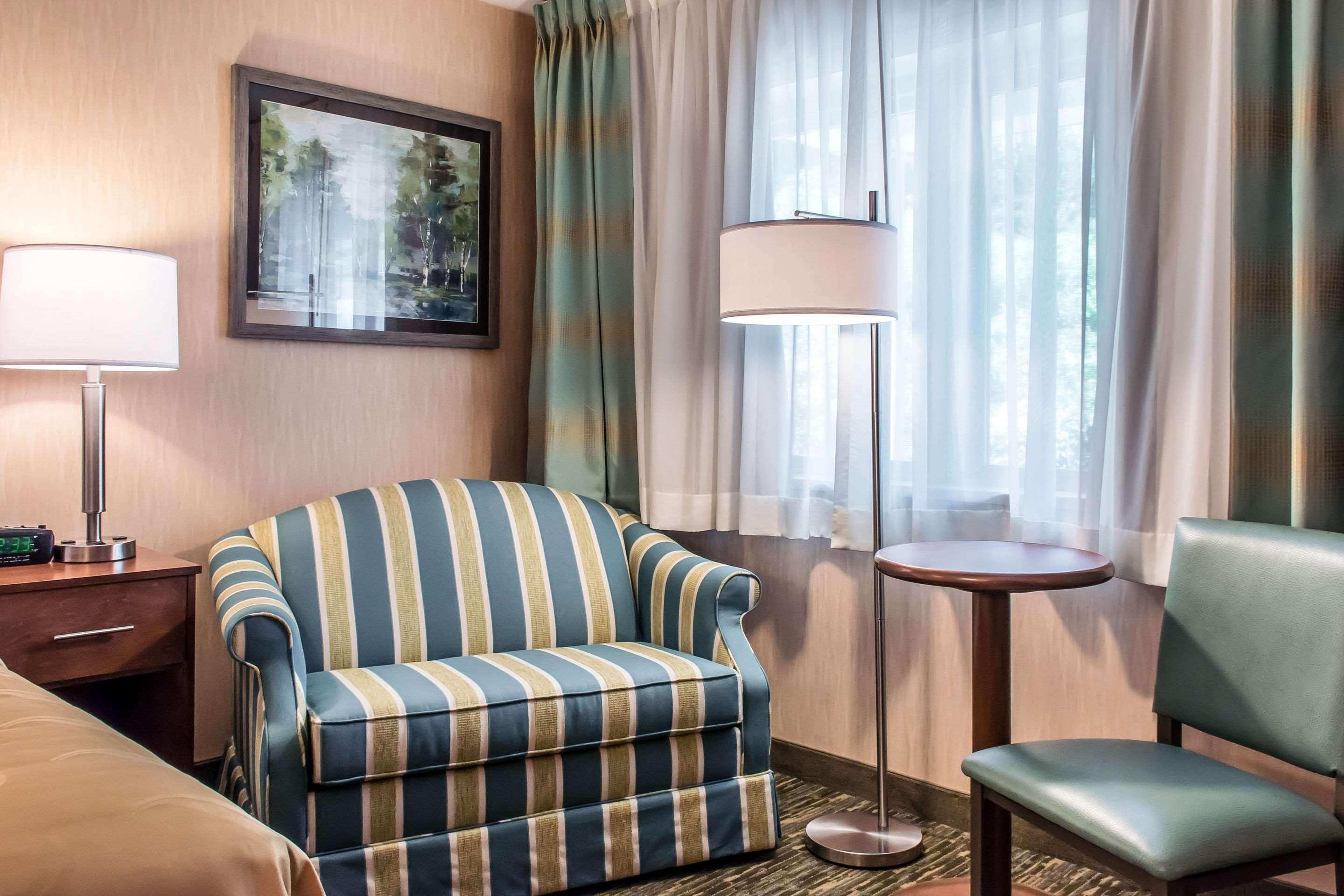 Quality Inn Bedford Eksteriør bilde