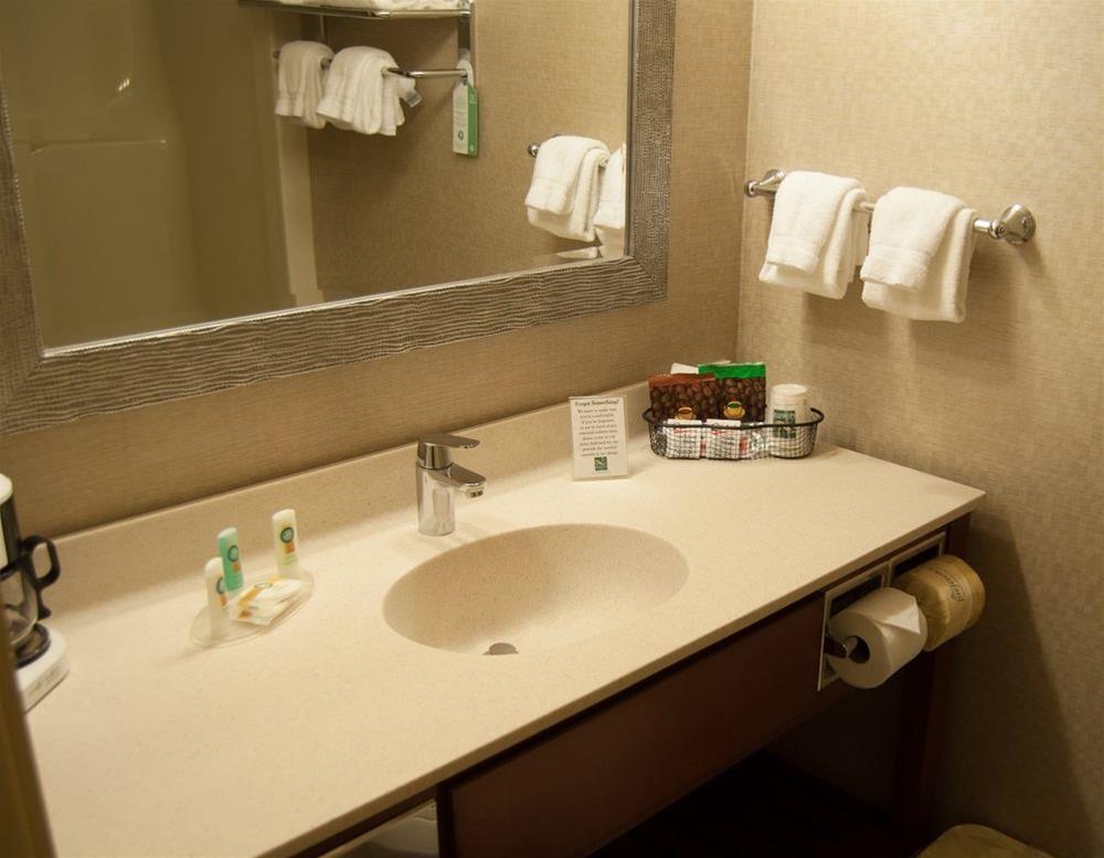 Quality Inn Bedford Eksteriør bilde
