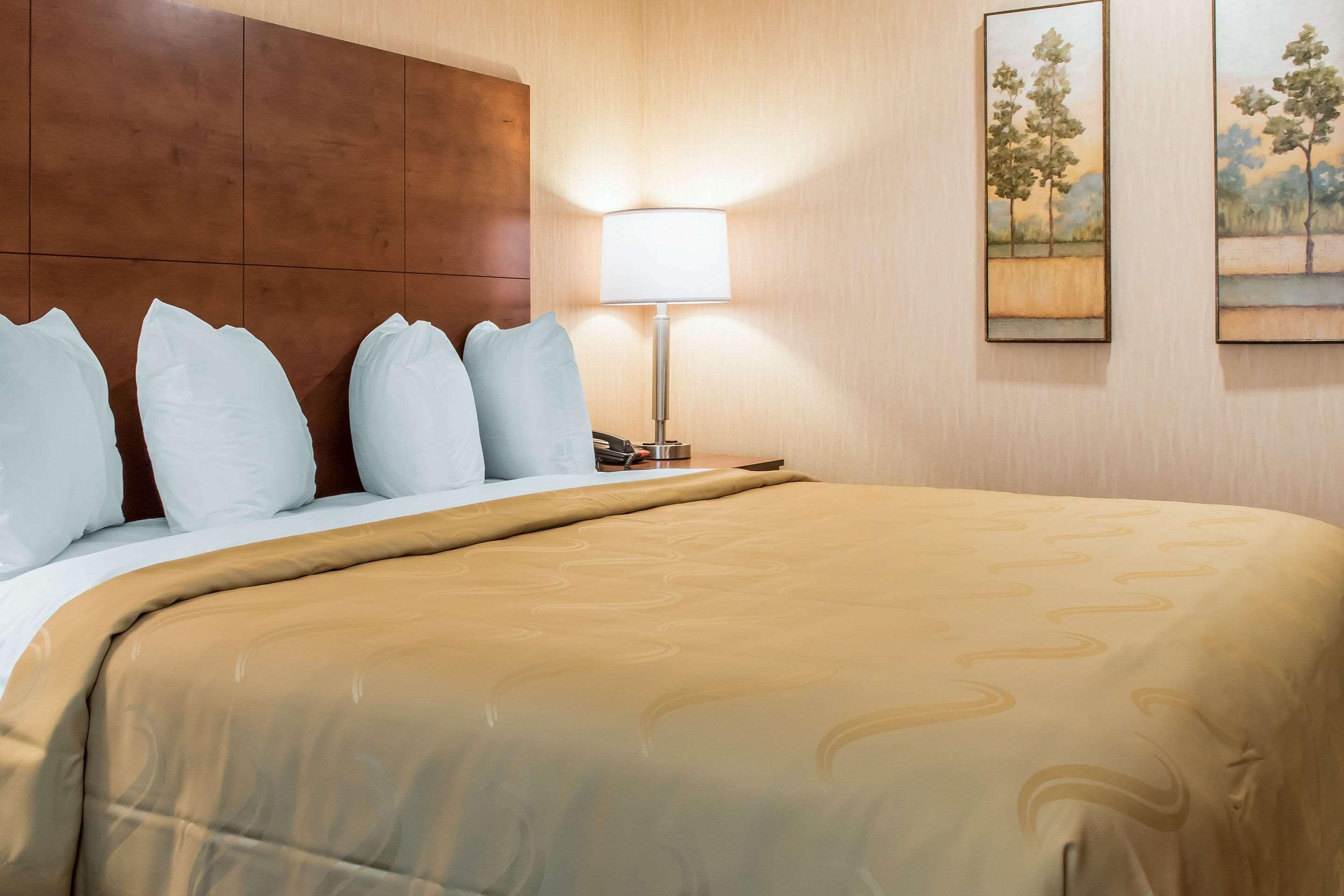 Quality Inn Bedford Eksteriør bilde