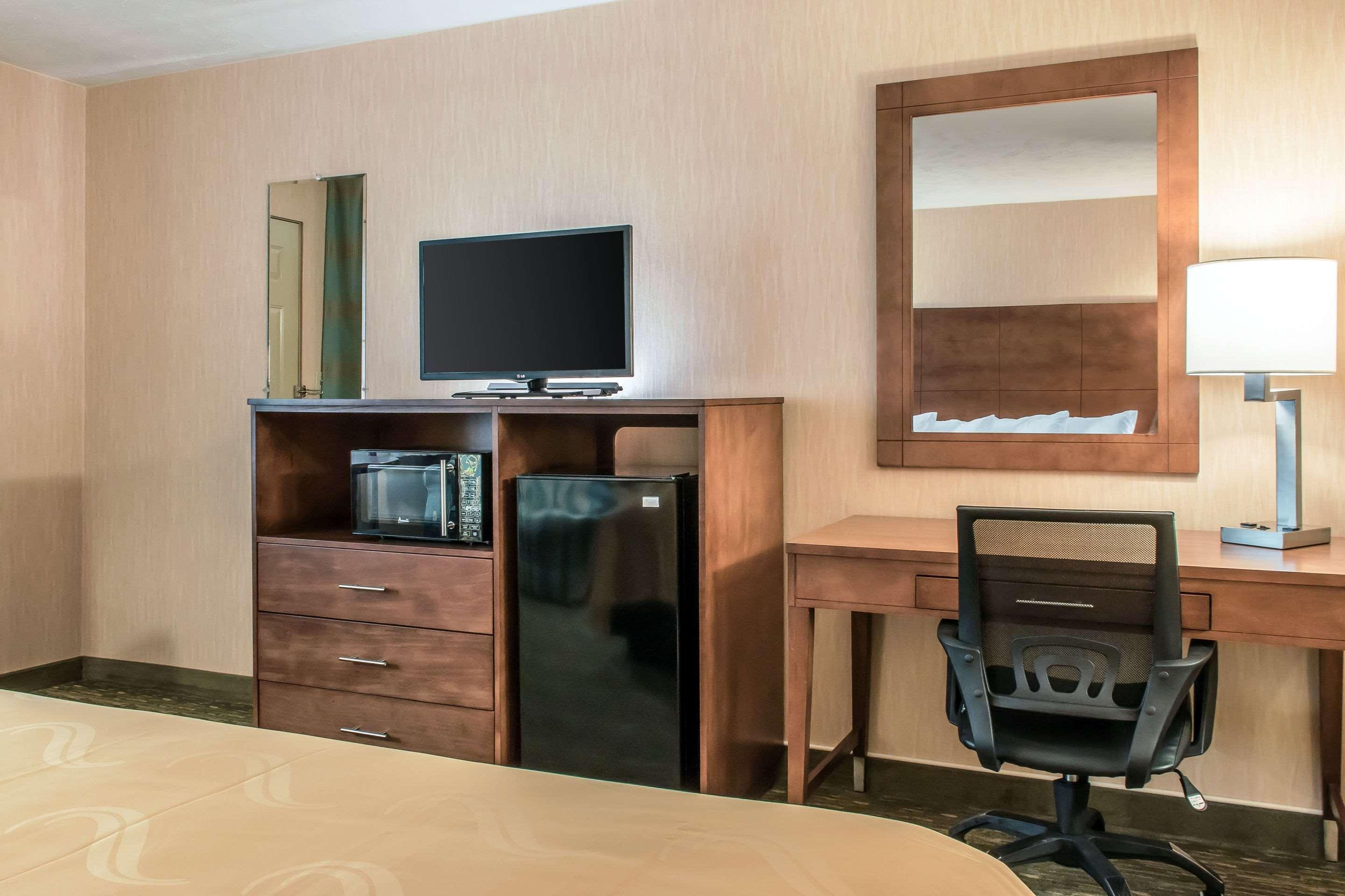 Quality Inn Bedford Eksteriør bilde