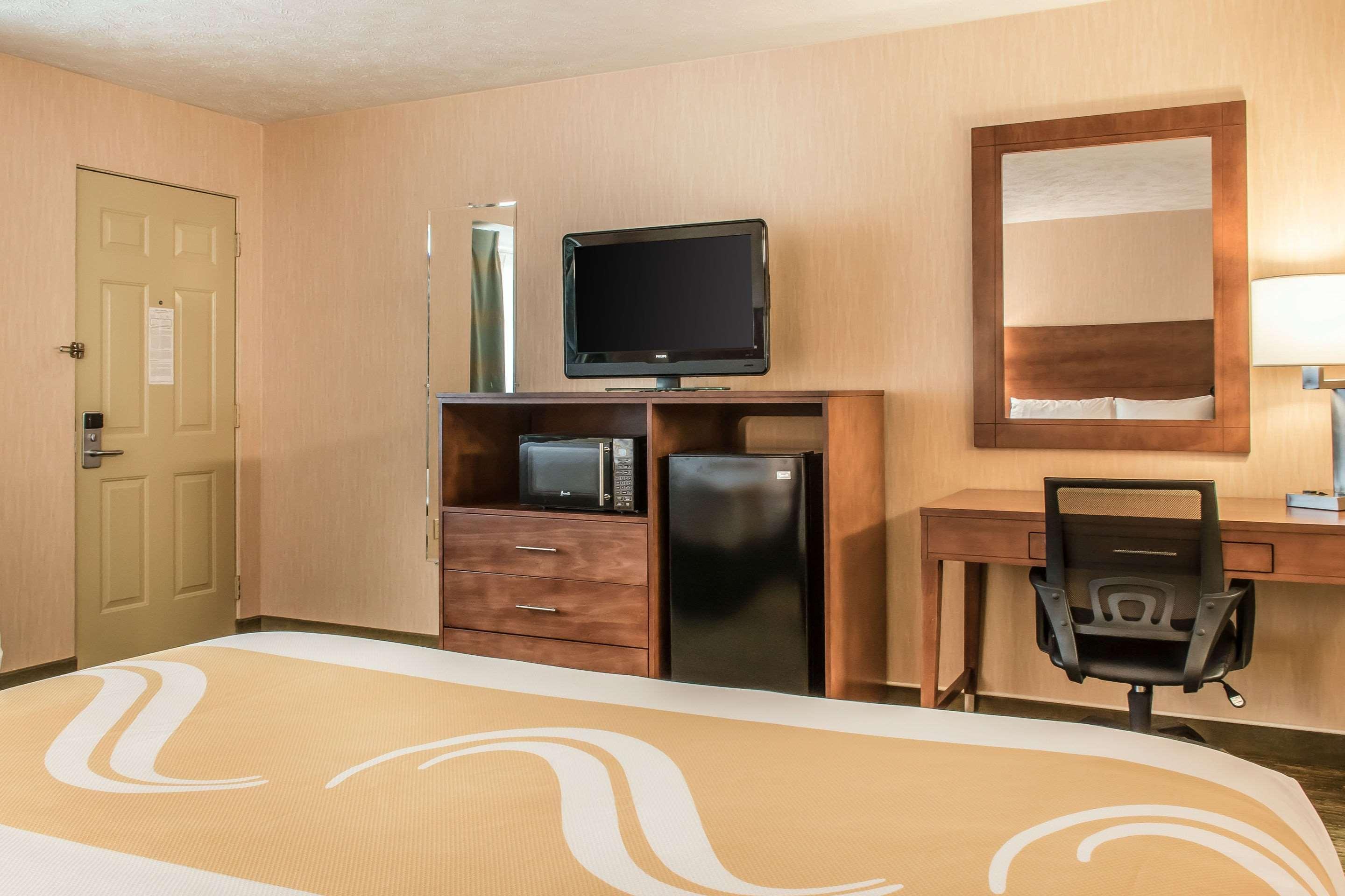 Quality Inn Bedford Eksteriør bilde