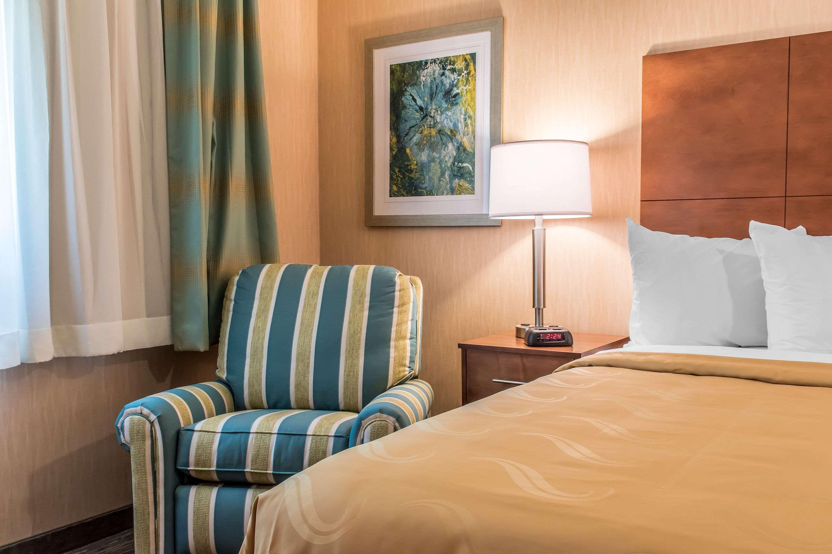 Quality Inn Bedford Eksteriør bilde
