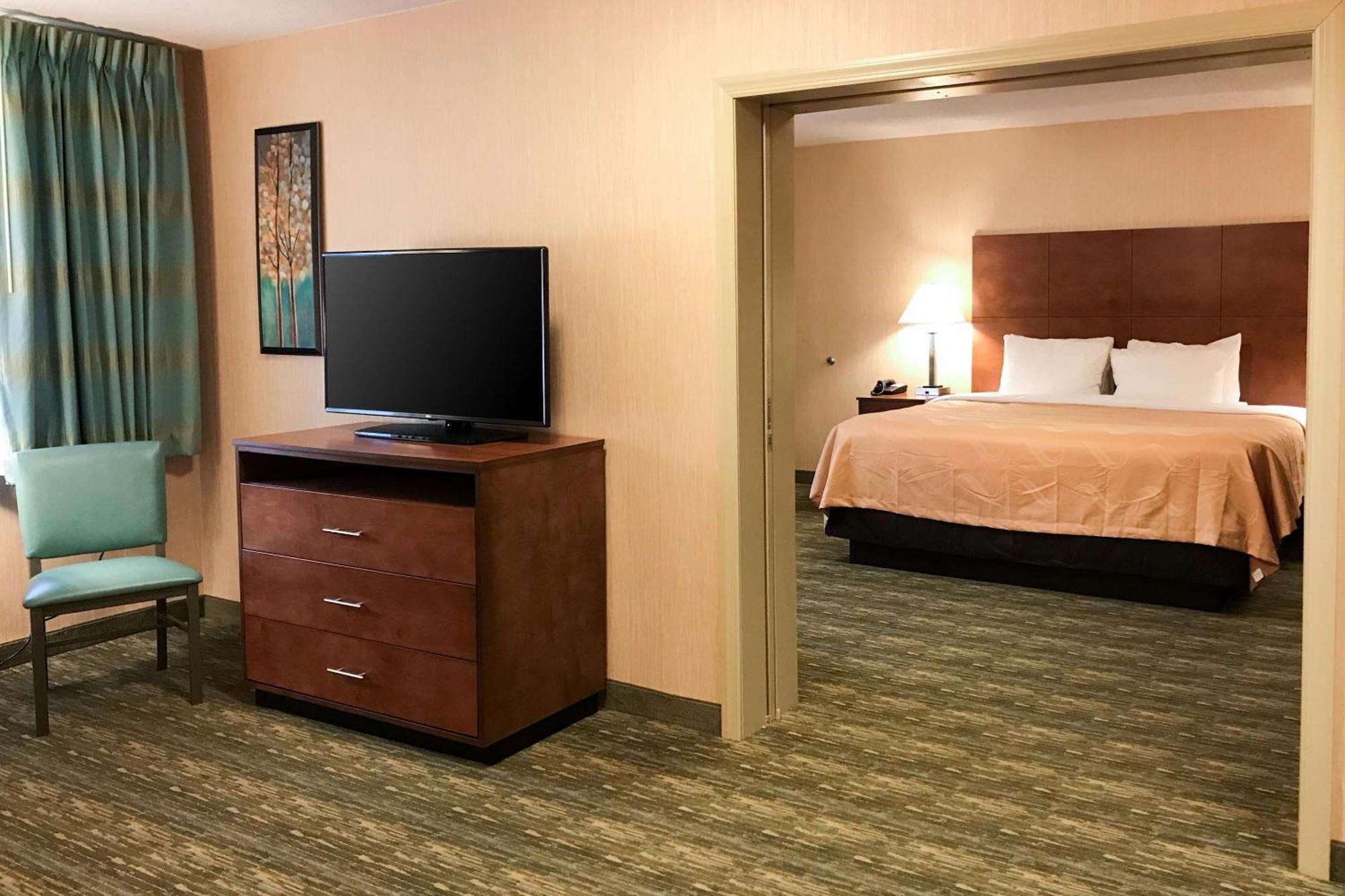 Quality Inn Bedford Eksteriør bilde