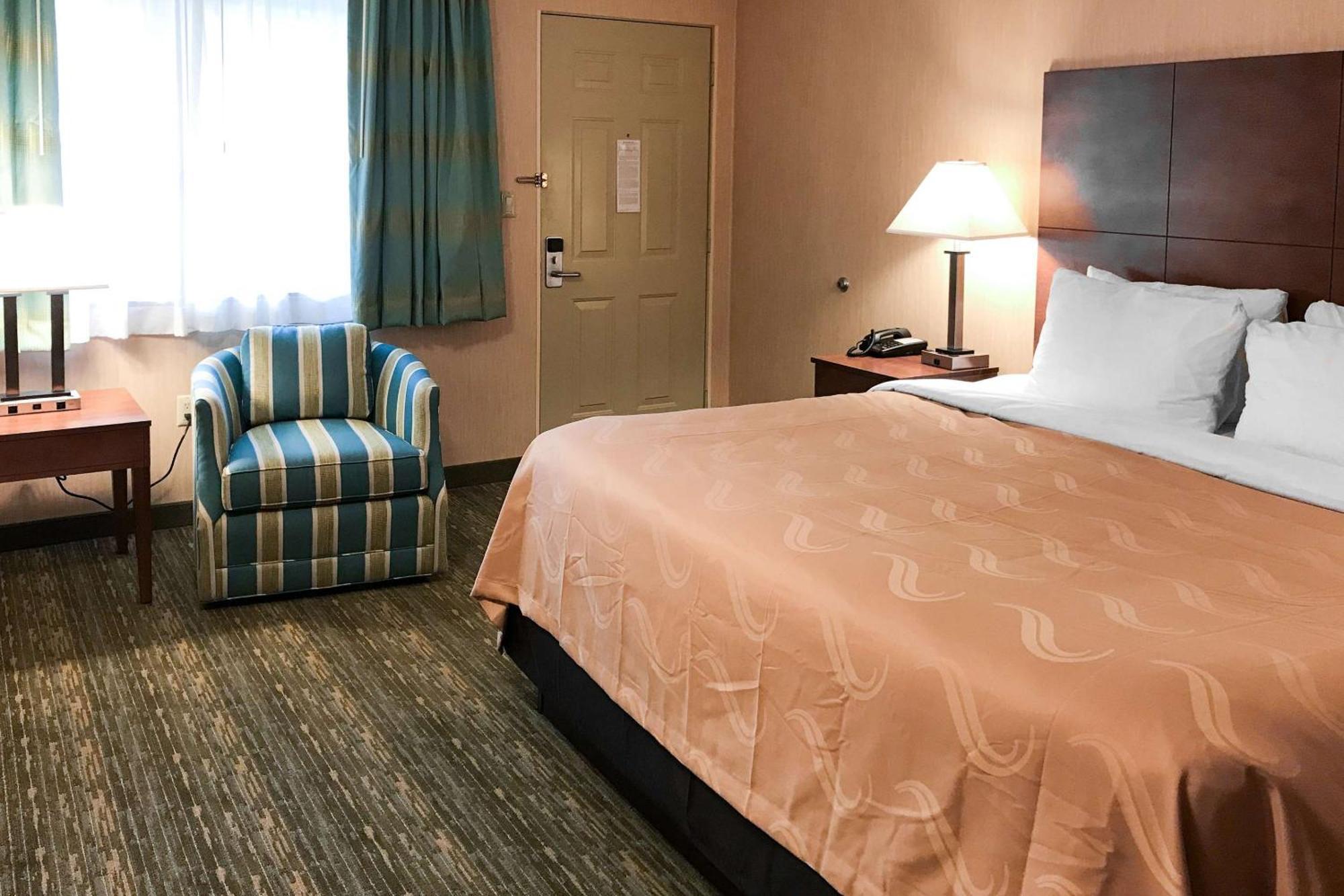 Quality Inn Bedford Eksteriør bilde