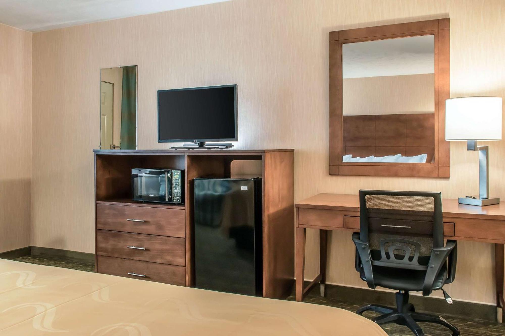 Quality Inn Bedford Eksteriør bilde
