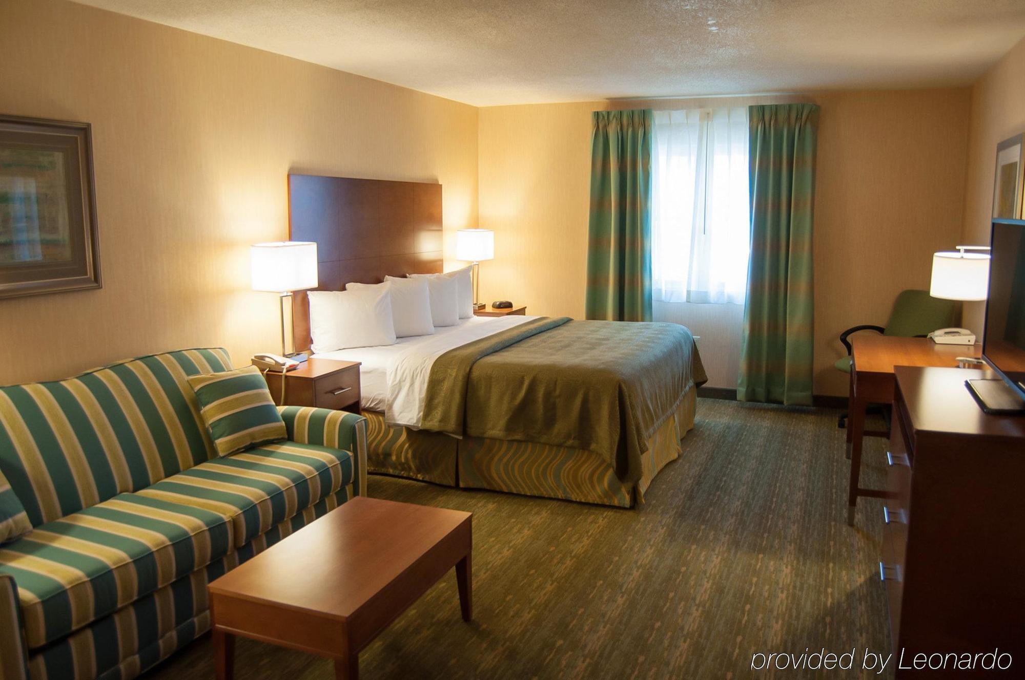 Quality Inn Bedford Eksteriør bilde