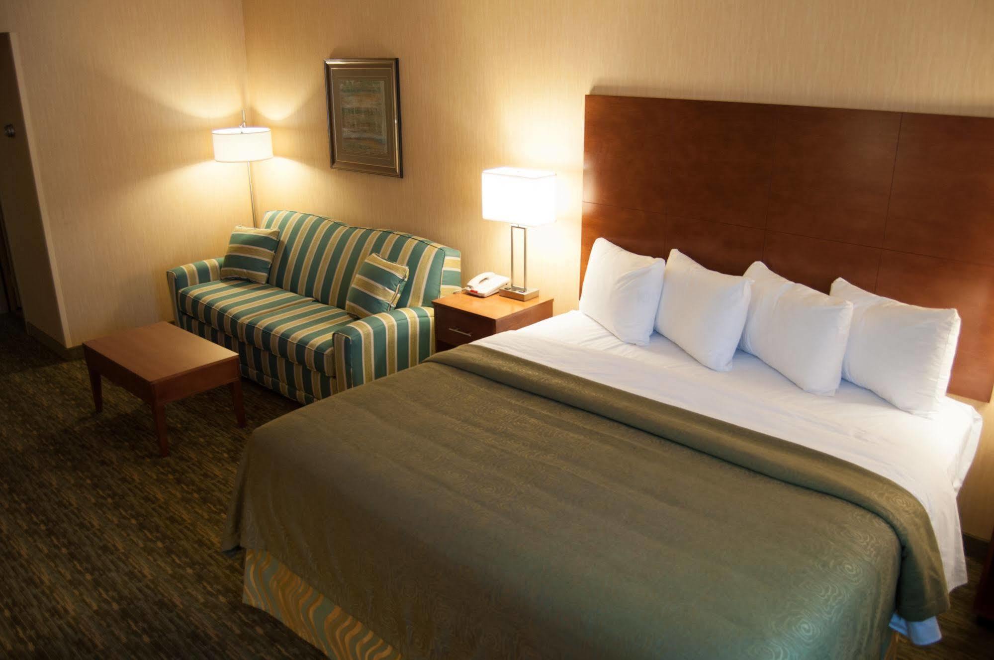 Quality Inn Bedford Eksteriør bilde