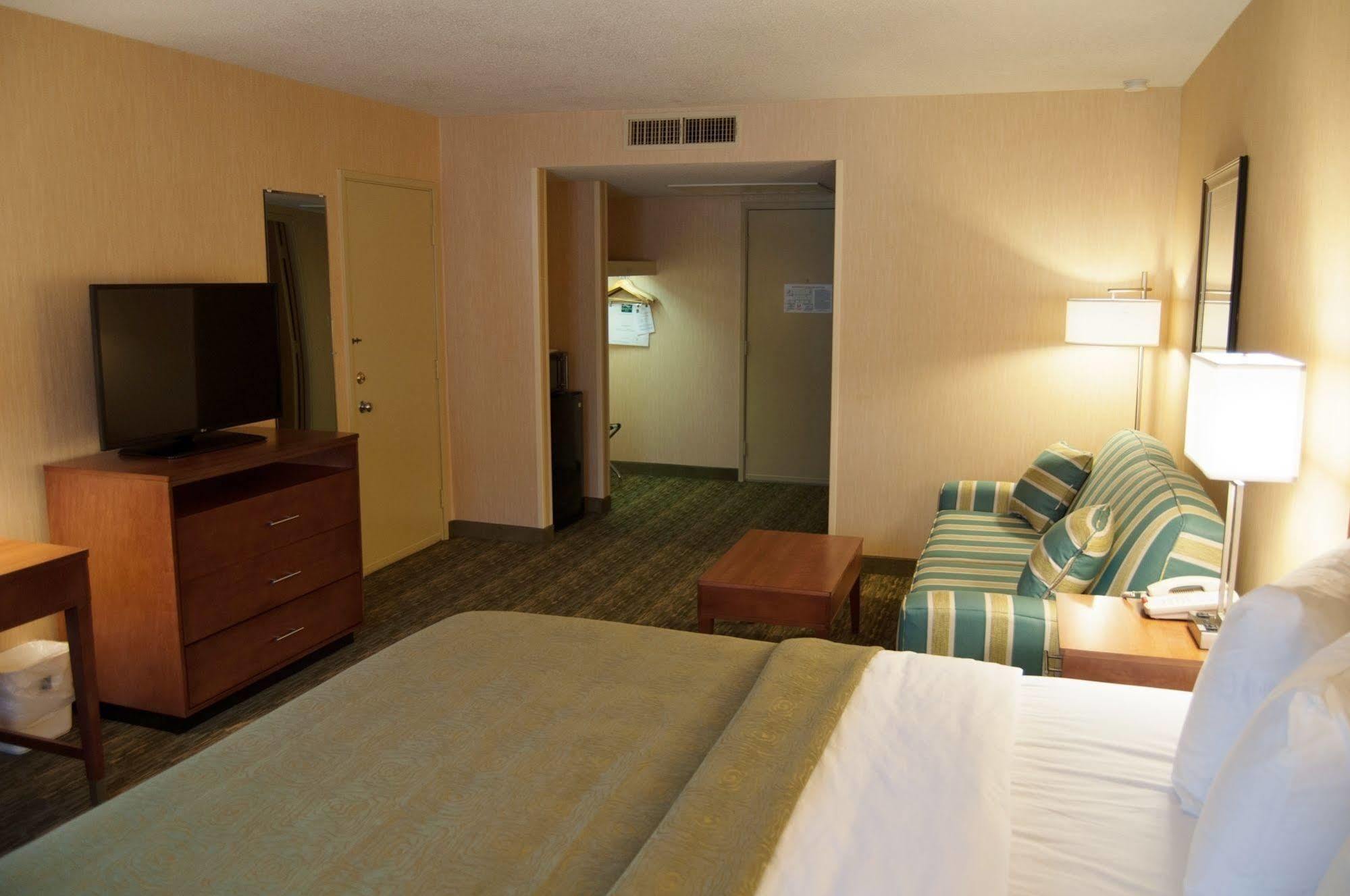 Quality Inn Bedford Eksteriør bilde